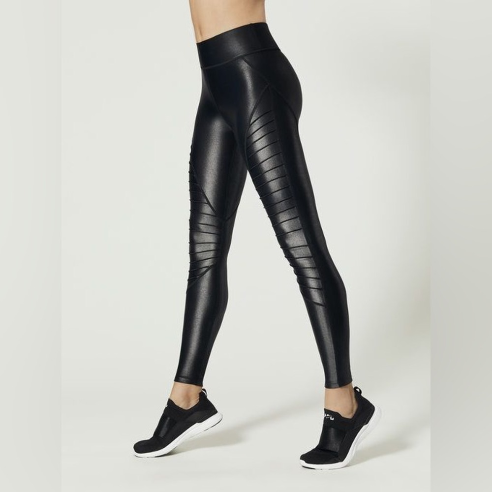 Carbon38 shiny black motto leggings